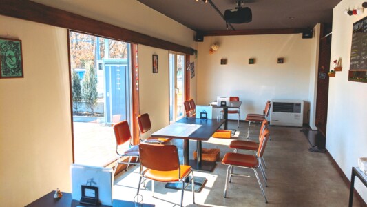 CAFE食堂.キズナ店内
